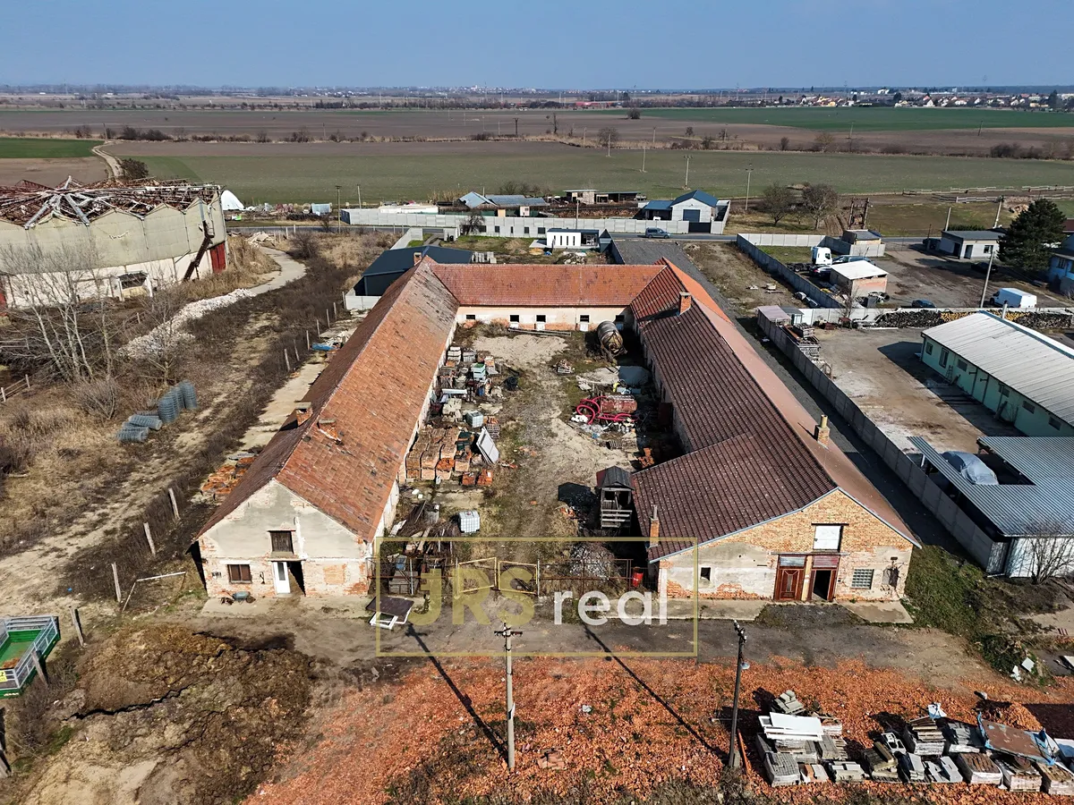 Prodej komerčního pozemku 4293 m²